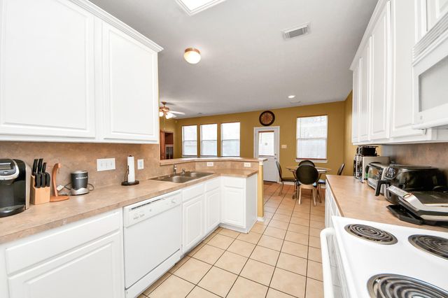 17267 Oakwood Chase Drive, Spring, TX 77379