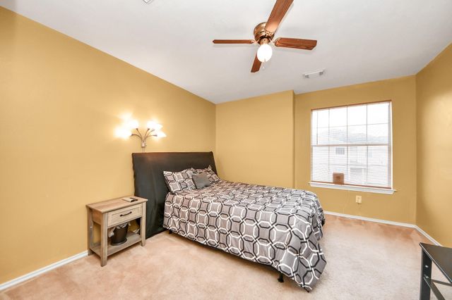 17267 Oakwood Chase Drive, Spring, TX 77379