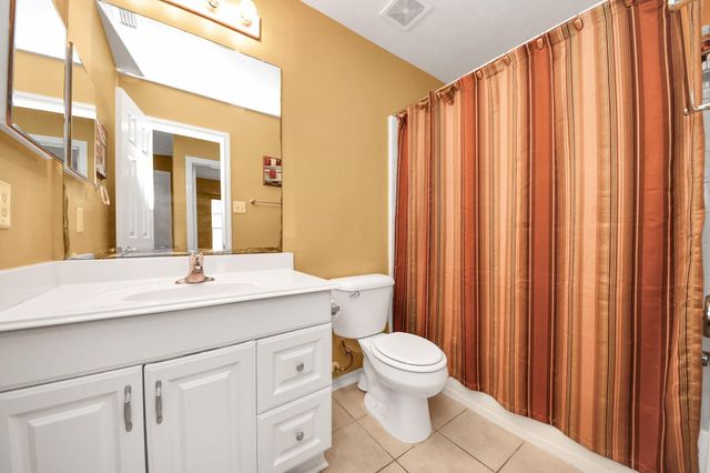 17267 Oakwood Chase Drive, Spring, TX 77379