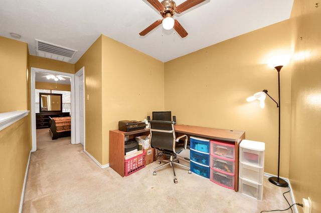 17267 Oakwood Chase Drive, Spring, TX 77379