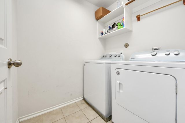 17267 Oakwood Chase Drive, Spring, TX 77379