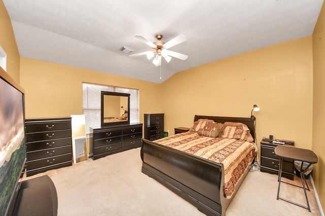 17267 Oakwood Chase Drive, Spring, TX 77379