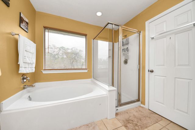 17267 Oakwood Chase Drive, Spring, TX 77379