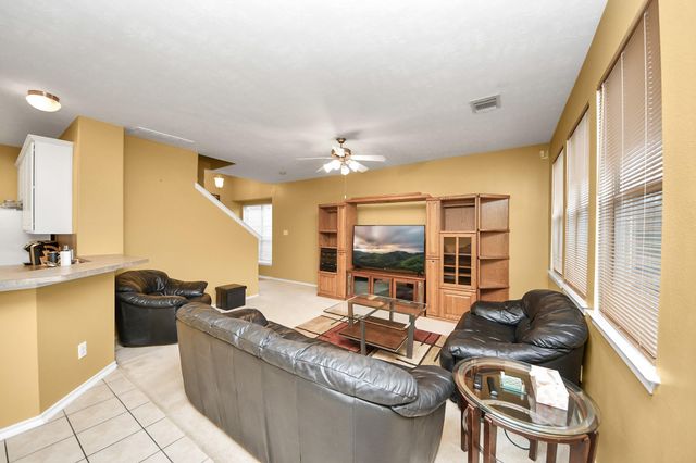 17267 Oakwood Chase Drive, Spring, TX 77379