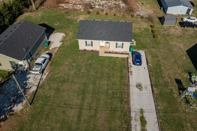 1019 Old Cowan Rd, Winchester, TN 37398