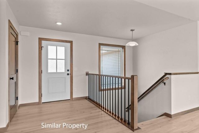 N8842 KILLARNEY WAY, Menasha, WI 54952