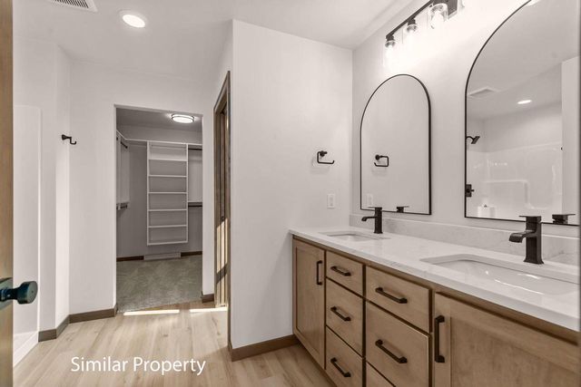 N8842 KILLARNEY WAY, Menasha, WI 54952