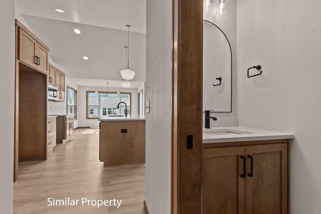 N8842 KILLARNEY WAY, Menasha, WI 54952