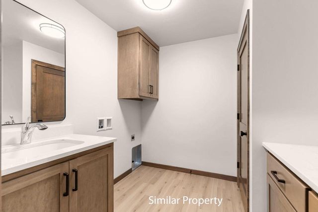 N8842 KILLARNEY WAY, Menasha, WI 54952