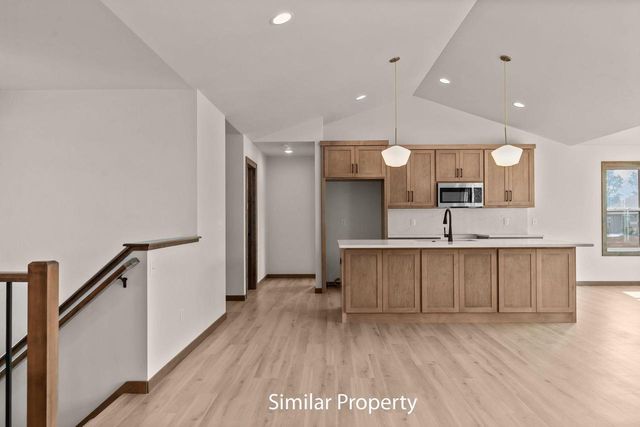 N8842 KILLARNEY WAY, Menasha, WI 54952