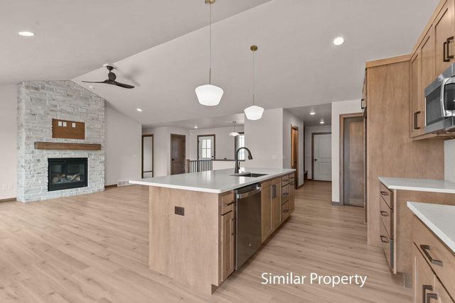 N8842 KILLARNEY WAY, Menasha, WI 54952