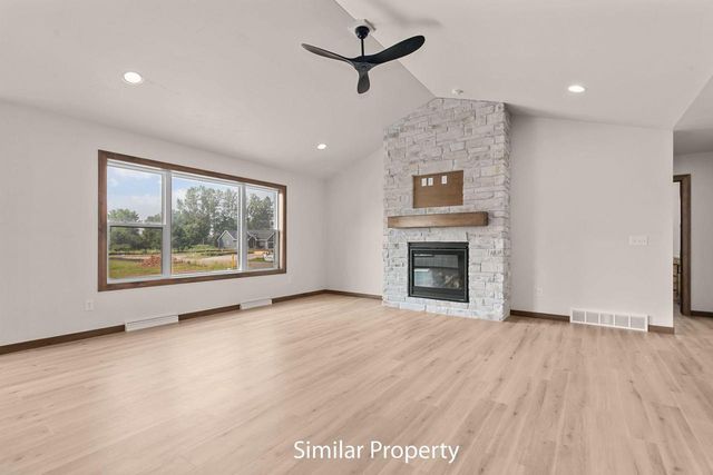 N8842 KILLARNEY WAY, Menasha, WI 54952