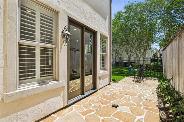 7723 N Hunters Creekway Drive, Houston, TX 77055