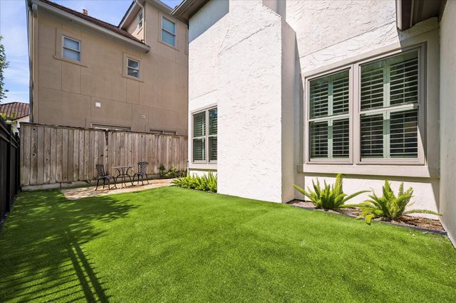 7723 N Hunters Creekway Drive, Houston, TX 77055