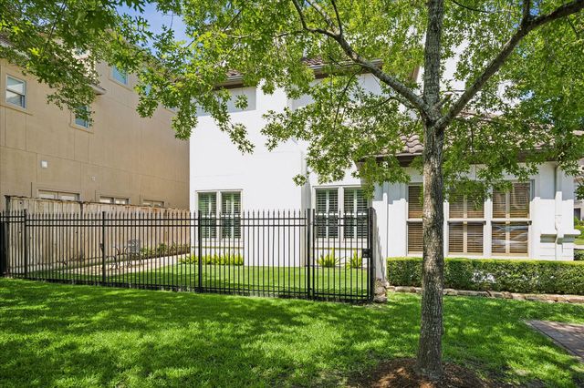 7723 N Hunters Creekway Drive, Houston, TX 77055