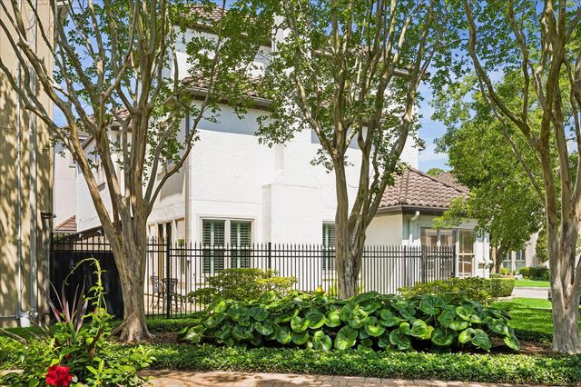 7723 N Hunters Creekway Drive, Houston, TX 77055