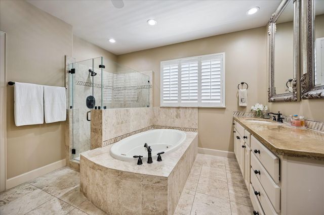 7723 N Hunters Creekway Drive, Houston, TX 77055