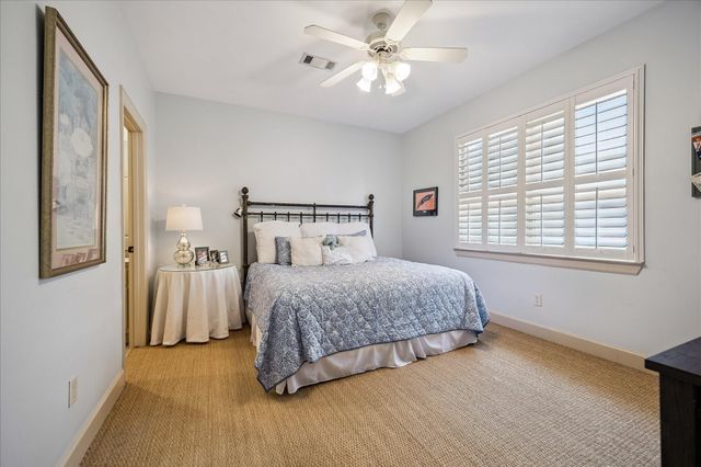 7723 N Hunters Creekway Drive, Houston, TX 77055