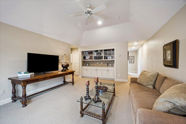 7723 N Hunters Creekway Drive, Houston, TX 77055