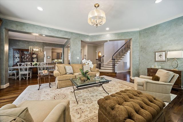 7723 N Hunters Creekway Drive, Houston, TX 77055