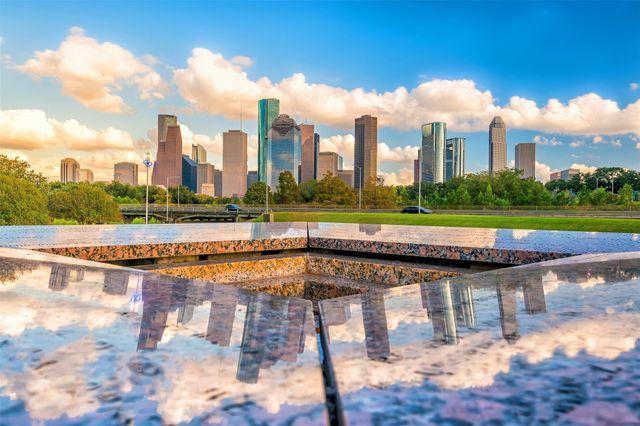 7723 N Hunters Creekway Drive, Houston, TX 77055