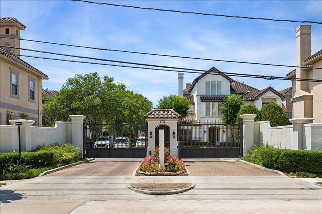 7723 N Hunters Creekway Drive, Houston, TX 77055