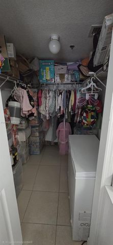 2475 NW 16th St Rd 504, Miami, FL 33125