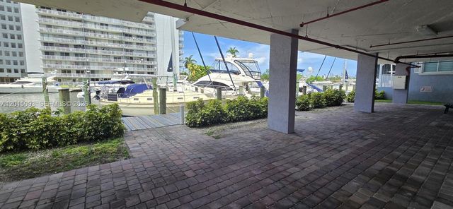2475 NW 16th St Rd 504, Miami, FL 33125