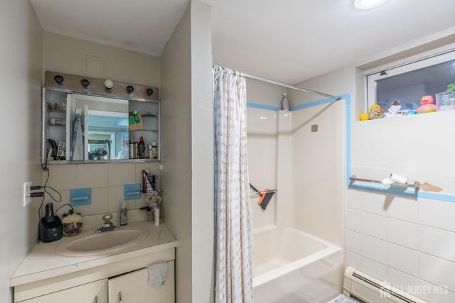 73 Nichol Avenue, New Brunswick, NJ 08901