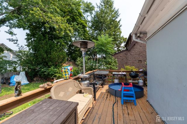 73 Nichol Avenue, New Brunswick, NJ 08901