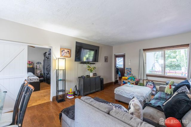 73 Nichol Avenue, New Brunswick, NJ 08901