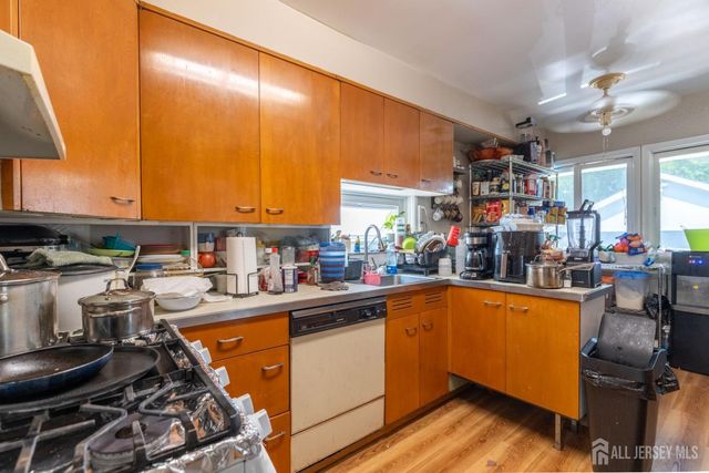 73 Nichol Avenue, New Brunswick, NJ 08901