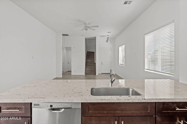 721 E CAROL Avenue, Phoenix, AZ 85020