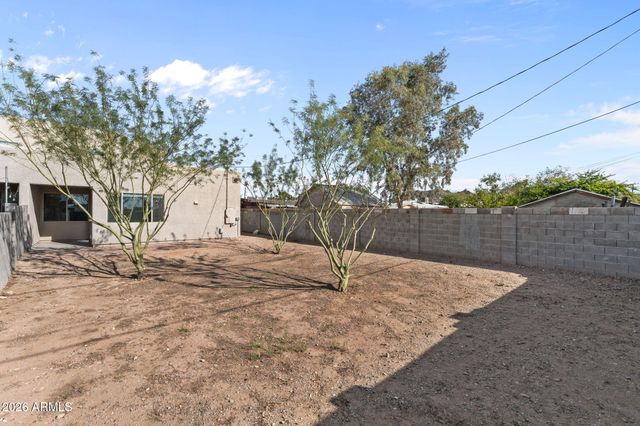 721 E CAROL Avenue, Phoenix, AZ 85020