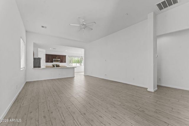 721 E CAROL Avenue, Phoenix, AZ 85020