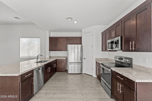 721 E CAROL Avenue, Phoenix, AZ 85020