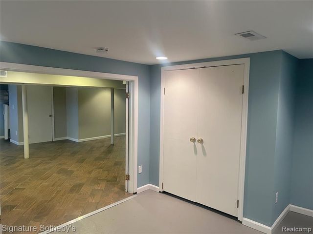 15859 Buckingham Avenue, Beverly Hills, MI 48025