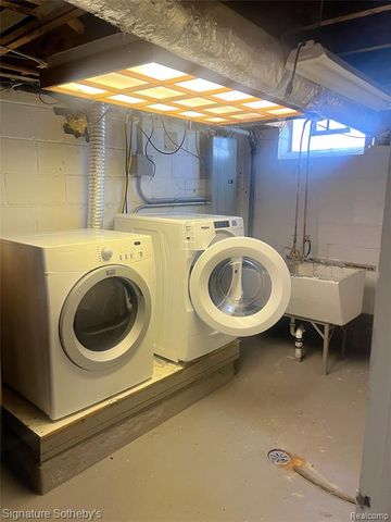 15859 Buckingham Avenue, Beverly Hills, MI 48025