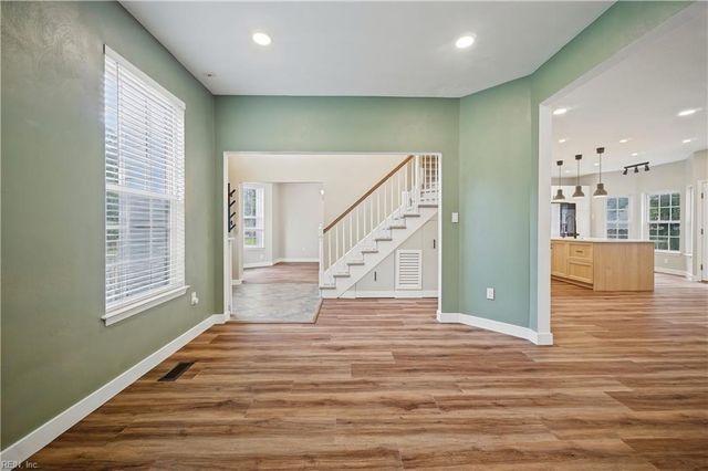 1076 Scenic BLVD, Chesapeake, VA 23322