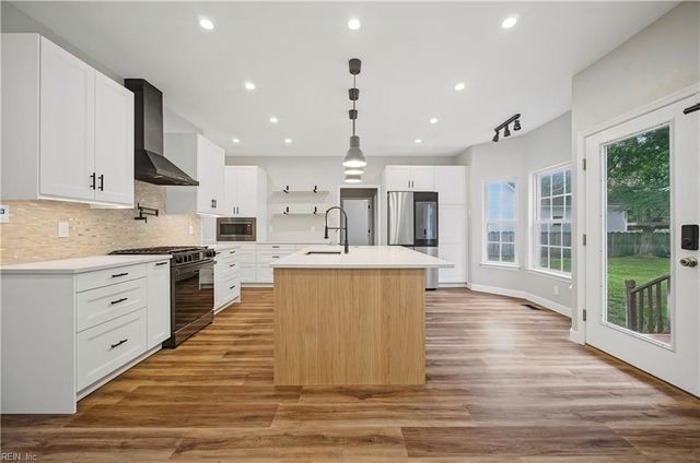 1076 Scenic BLVD, Chesapeake, VA 23322