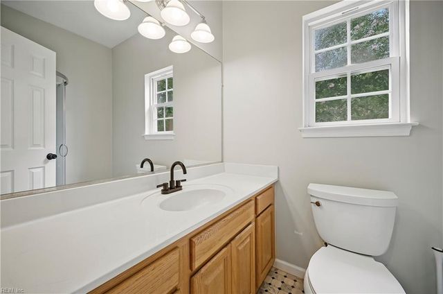 1076 Scenic BLVD, Chesapeake, VA 23322