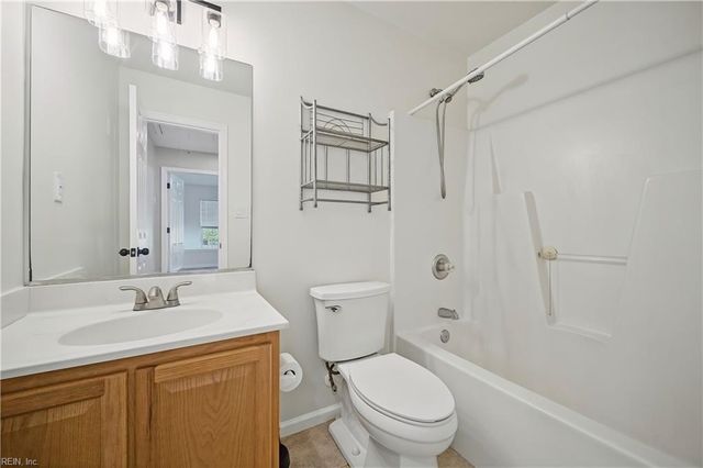 1076 Scenic BLVD, Chesapeake, VA 23322