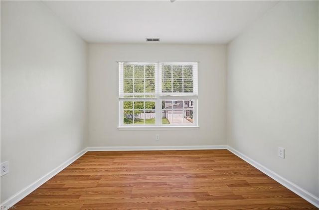 1076 Scenic BLVD, Chesapeake, VA 23322