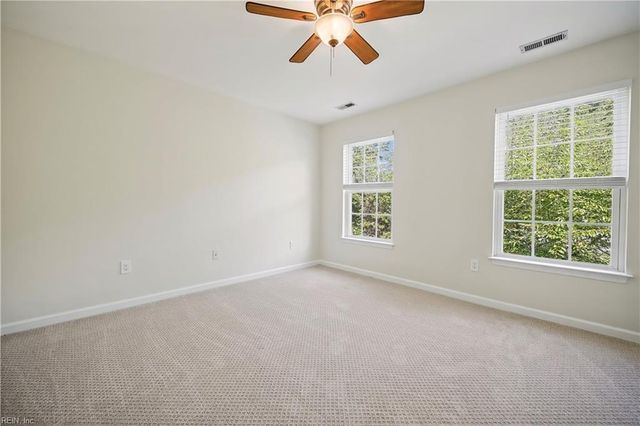 1076 Scenic BLVD, Chesapeake, VA 23322