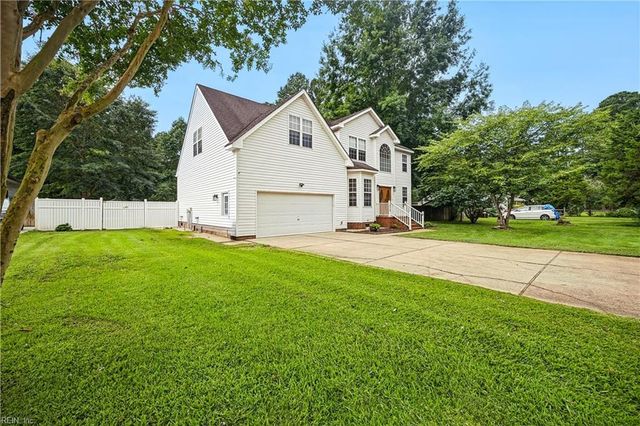 1076 Scenic BLVD, Chesapeake, VA 23322