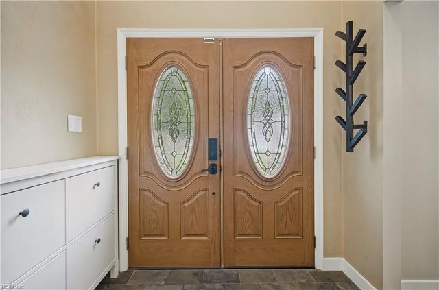 1076 Scenic BLVD, Chesapeake, VA 23322