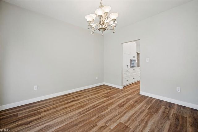 1076 Scenic BLVD, Chesapeake, VA 23322