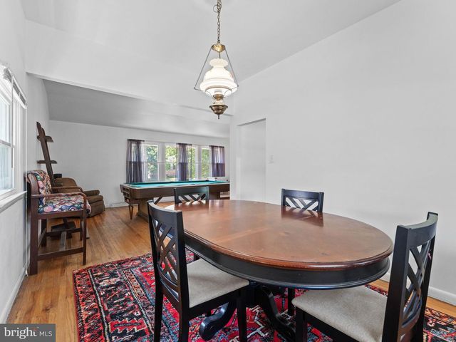 826 KINGSTON DR, Cherry Hill, NJ 08034
