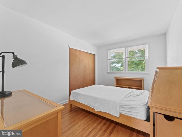 826 KINGSTON DR, Cherry Hill, NJ 08034