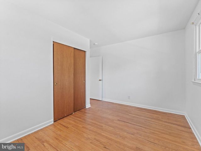 826 KINGSTON DR, Cherry Hill, NJ 08034
